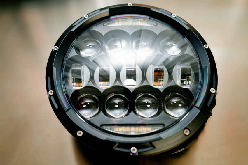 7" 130W LED Headlight (Black or Chrome) - Image 6